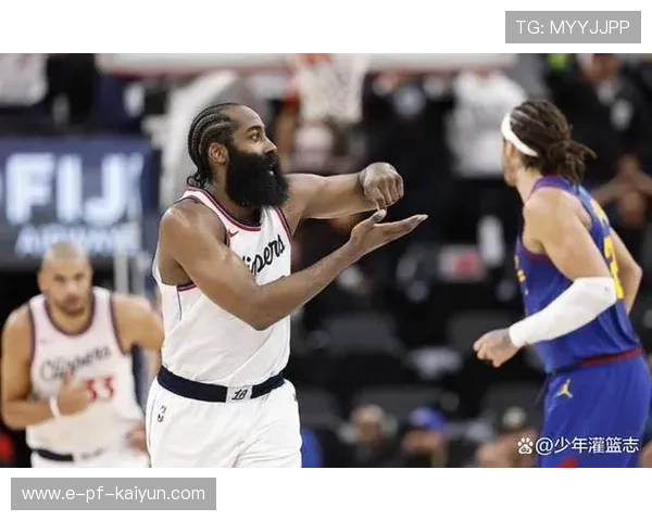 哈登精准传导发起进攻，76人在末节翻盘成功