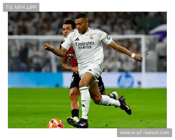 姆巴佩边路突破制造空间